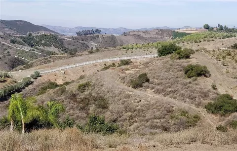 8 La Cruz Dr, Temecula, CA 92590 photo 2