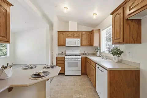510 Acacia, Cedar Glen, CA 92321 photo 7