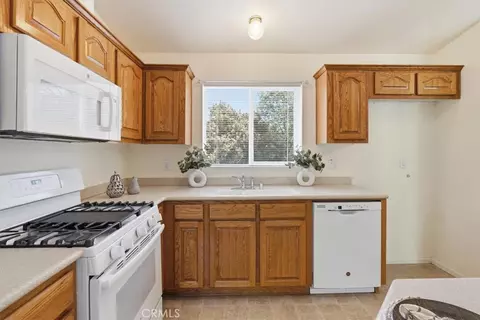 510 Acacia, Cedar Glen, CA 92321 photo 8