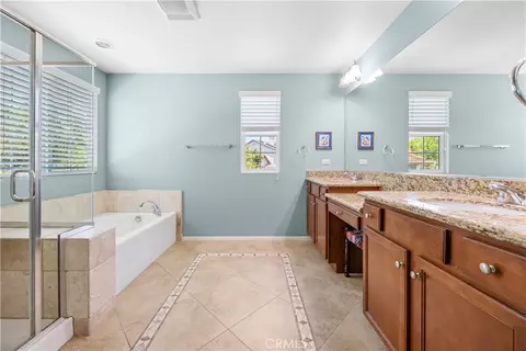 Bath - 40335 Garrison Dr, Temecula, CA 92591 photo 3 of 4