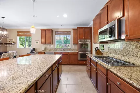 Kitchen - 40335 Garrison Dr, Temecula, CA 92591 photo 2 of 4