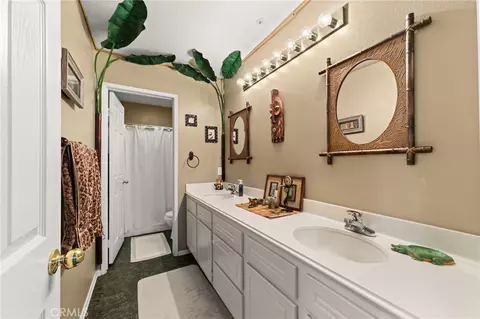 Bath - 29842 Cornelius Ct, Highland, CA 92346 photo 4 of 4