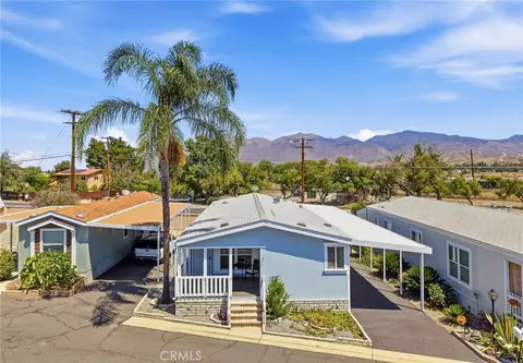 880 N Lake St #49, Hemet, CA 92544