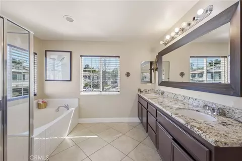 Bath - 33413 Alagon, Temecula, CA 92592 photo 4 of 6