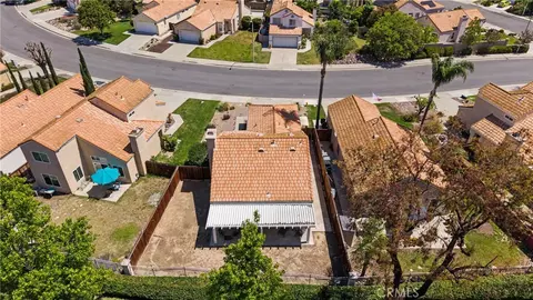 View/Area - 43121 Corte Cabrera, Temecula, CA 92592 photo 2 of 3