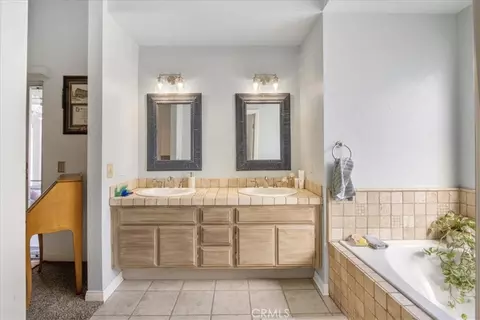 Bath - 43991 Gatewood, Temecula, CA 92592 photo 8 of 9