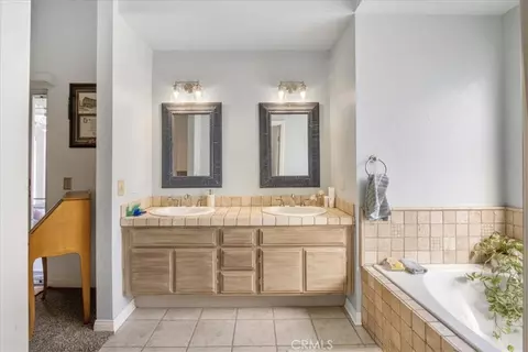 Bath - 43991 Gatewood, Temecula, CA 92592 photo 8 of 9