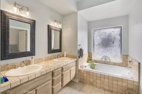 Bath - 43991 Gatewood, Temecula, CA 92592 photo 4 of 9