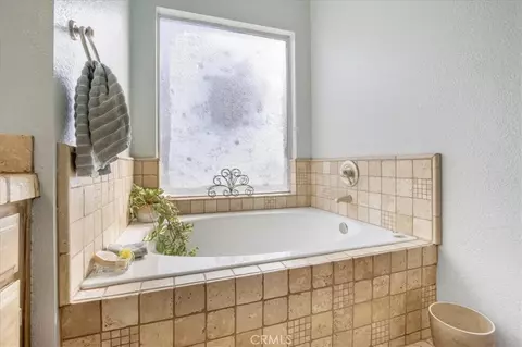 Bath - 43991 Gatewood, Temecula, CA 92592 photo 7 of 9