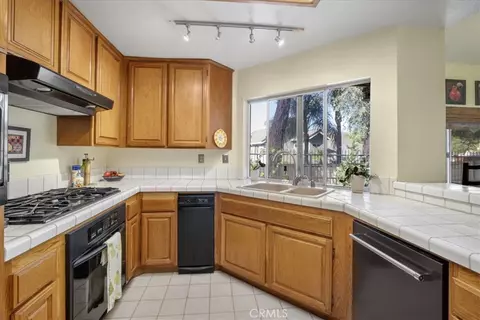 Kitchen - 43991 Gatewood, Temecula, CA 92592 photo 5 of 7