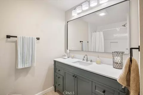 Bath - 43991 Gatewood, Temecula, CA 92592 photo 2 of 9