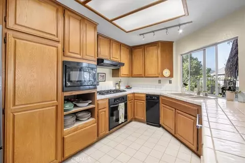 Kitchen - 43991 Gatewood, Temecula, CA 92592 photo 3 of 6