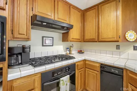 Kitchen - 43991 Gatewood, Temecula, CA 92592 photo 6 of 7
