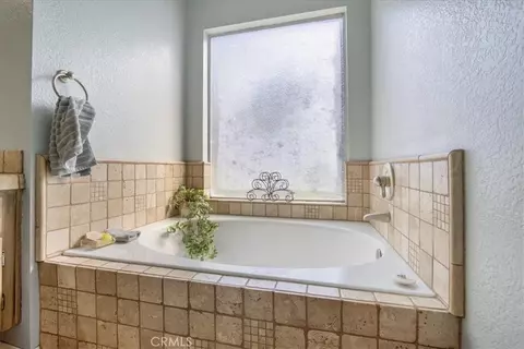 Bath - 43991 Gatewood, Temecula, CA 92592 photo 6 of 9