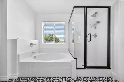 Bath - 33650 Abbey Rd, Temecula, CA 92592 photo 3 of 7