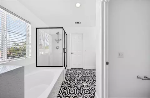 Bath - 33650 Abbey Rd, Temecula, CA 92592 photo 2 of 7