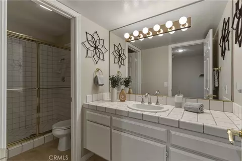 Bath - 43866 Butternut, Temecula, CA 92592 photo 1 of 4