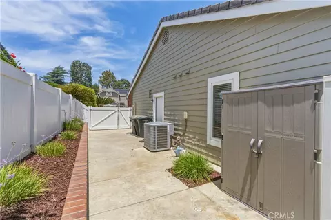 Exterior - 43866 Butternut, Temecula, CA 92592 photo 10 of 11