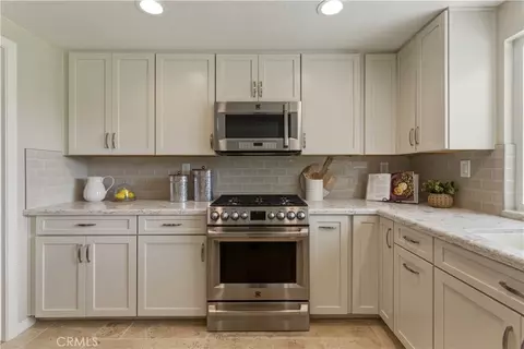 Kitchen - 43866 Butternut, Temecula, CA 92592 photo 5 of 6