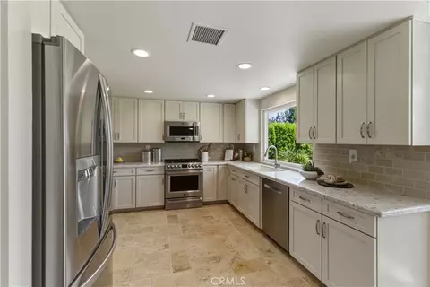 Kitchen - 43866 Butternut, Temecula, CA 92592 photo 2 of 6