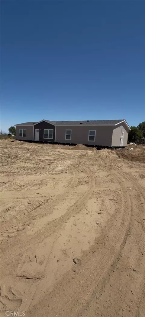 4823 Duncan Rd, Phelan, CA 92371
