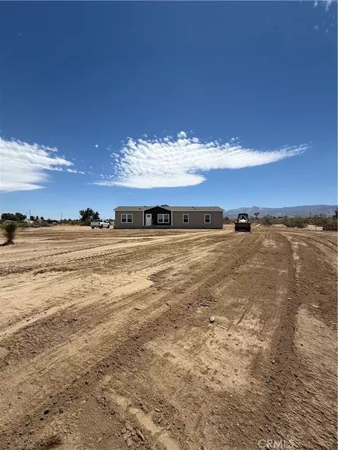 4823 Duncan Rd, Phelan, CA 92371