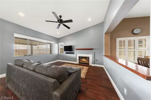 Living - 823 Pike Dr, Hemet, CA 92544 photo 3 of 5