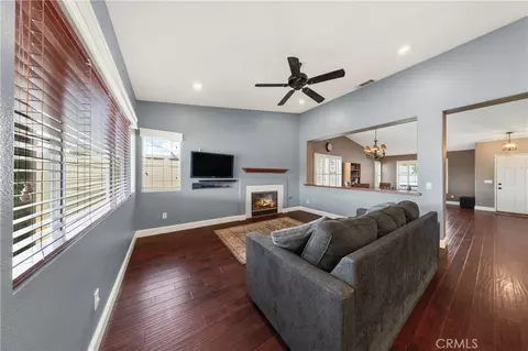 Living - 823 Pike Dr, Hemet, CA 92544 photo 4 of 5
