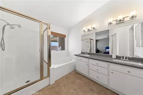 Bath - 823 Pike Dr, Hemet, CA 92544 photo 1 of 2