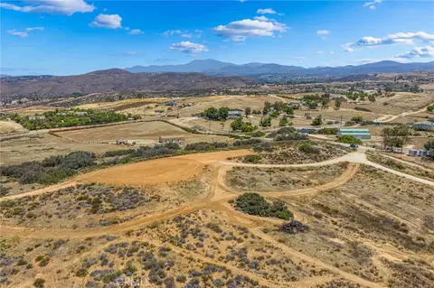 38799 Calle Segovia, Temecula, CA 92592 photo 17