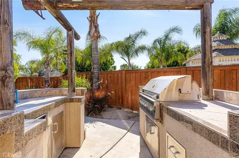 Exterior - 44059 Rosee Ct, Temecula, CA 92592 photo 11 of 13