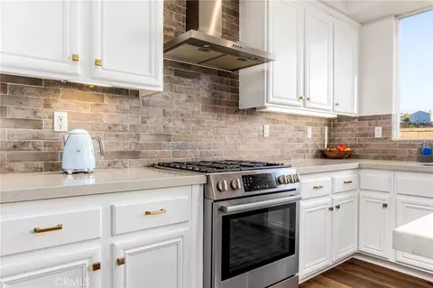 Kitchen - 44059 Rosee Ct, Temecula, CA 92592 photo 5 of 6