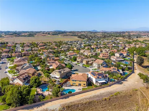 View/Area - 44059 Rosee Ct, Temecula, CA 92592 photo 4 of 8