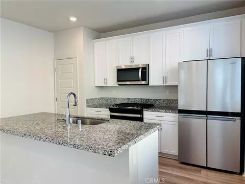 Kitchen - 40472 Melrose, Temecula, CA 92591 photo 1 of 2