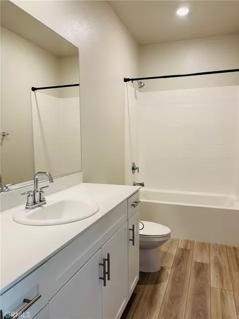 Bath - 40472 Melrose, Temecula, CA 92591 photo 3 of 3