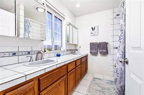 Bath - 44980 Terwilliger, Anza, CA 92539 photo 2 of 4