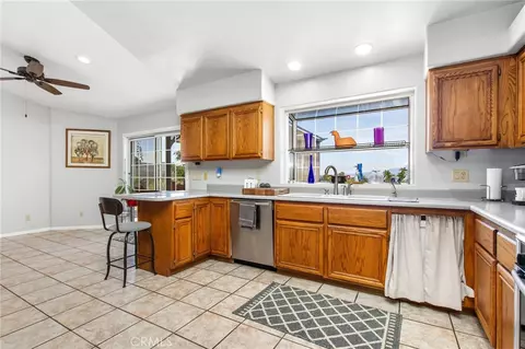 Kitchen - 44980 Terwilliger, Anza, CA 92539 photo 4 of 5