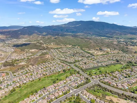 View/Area - 32992 Monte, Temecula, CA 92592 photo 6 of 10