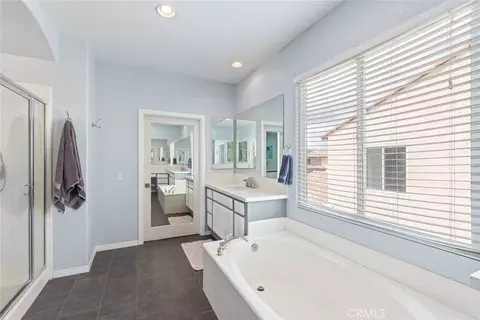 Bath - 45810 Corte Carmello, Temecula, CA 92592 photo 2 of 6