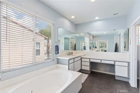 Bath - 45810 Corte Carmello, Temecula, CA 92592 photo 4 of 6