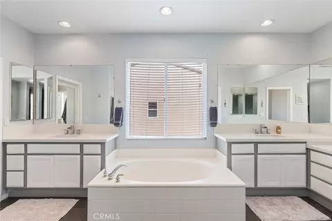 Bath - 45810 Corte Carmello, Temecula, CA 92592 photo 3 of 6