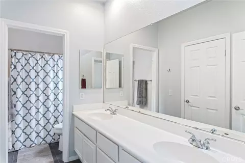 Bath - 45810 Corte Carmello, Temecula, CA 92592 photo 6 of 6