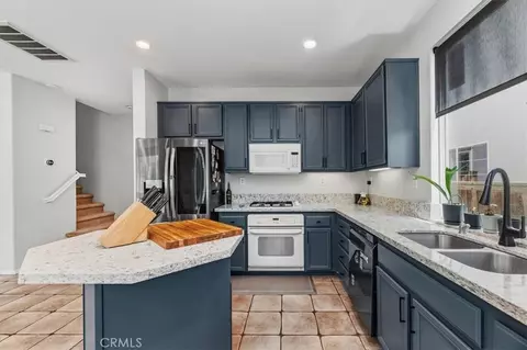 Kitchen - 45308 Escalon, Temecula, CA 92592 photo 4 of 5