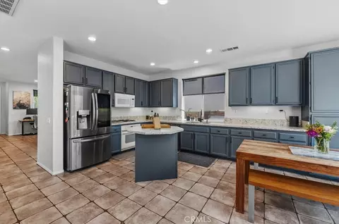 Kitchen - 45308 Escalon, Temecula, CA 92592 photo 3 of 5