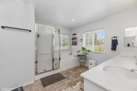 Bath - 45308 Escalon, Temecula, CA 92592 photo 3 of 4