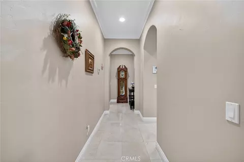 Entry Way - 32905 Avenida Lestonnac, Temecula, CA 92592 photo 4 of 5