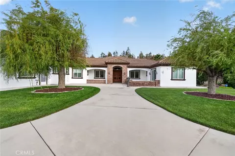 Exterior - 32905 Avenida Lestonnac, Temecula, CA 92592 photo 6 of 8
