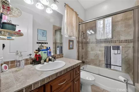 Bath - 32905 Avenida Lestonnac, Temecula, CA 92592 photo 4 of 4