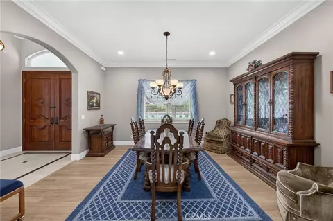 Dining - 32905 Avenida Lestonnac, Temecula, CA 92592 photo 1 of 2