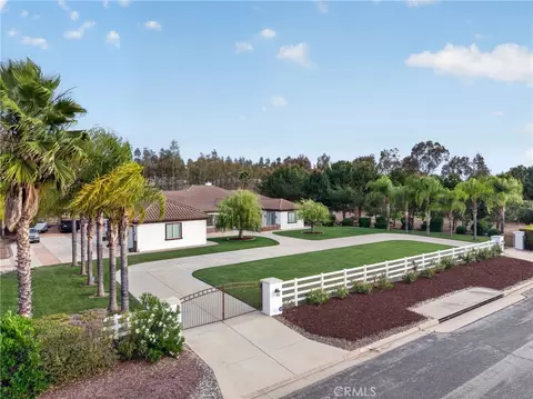 Exterior - 32905 Avenida Lestonnac, Temecula, CA 92592 photo 1 of 8